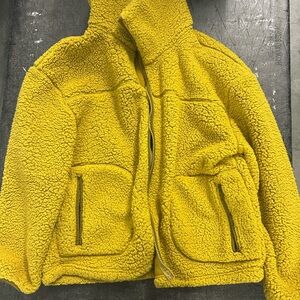 SIZE L Universal Thread Faux Fur/Sherpa Jacket - Yellow